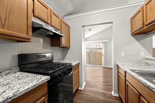 Building Photo - CV-AUS12130 Thompkins