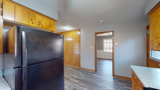 Building Photo - Roomy 3/2, quiet neighborhood/Lawncare inc...