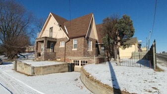 Building Photo - 1208 S Belt Hwy