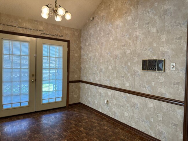 Building Photo - 9106 Bushnell Ln