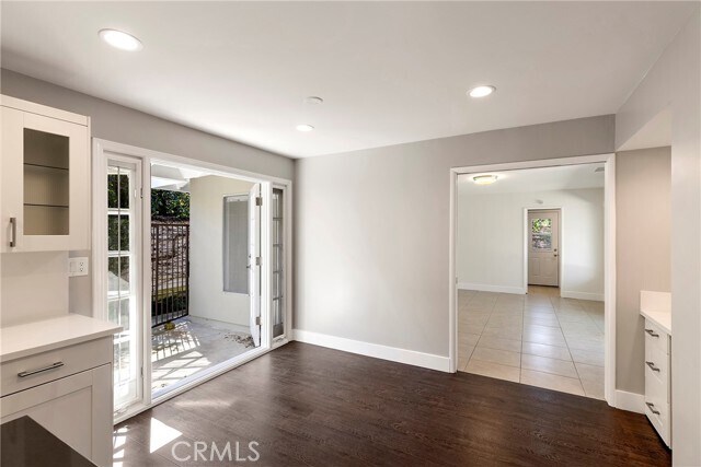 Building Photo - 1901 Altura Dr