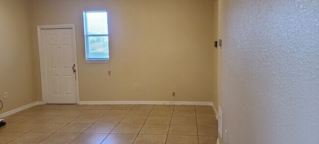 Building Photo - Barrant 405