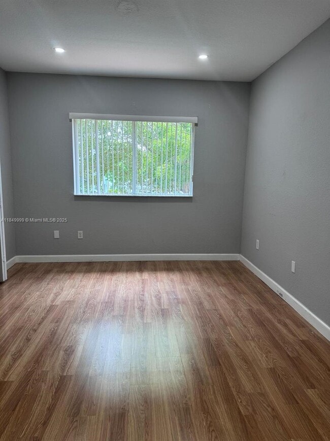 Building Photo - 8420 SW 150th Ave