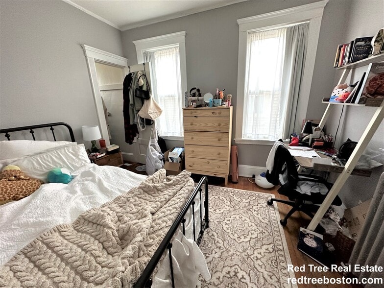 Building Photo - 87 Gardner St