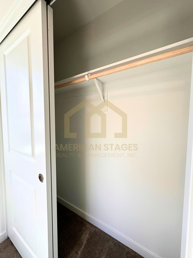 Building Photo - 1724 River Vista Way