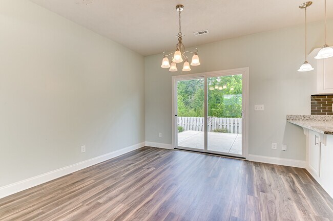 Building Photo - 140 Pebble Ln