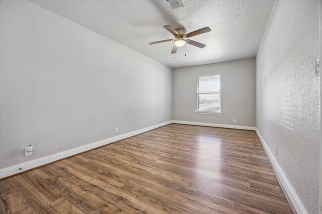 Building Photo - 5014 Yellowstone Blvd