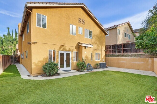 Building Photo - 5187 Knollwood Way