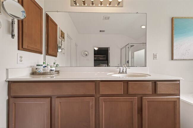 Building Photo - 11518 Columbia Pines Ln