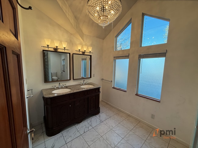 Building Photo - 4-Bedroom Residence in Martinez with Flexible Living Spaces