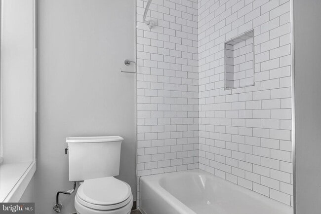 Building Photo - 1310 Riggs St NW