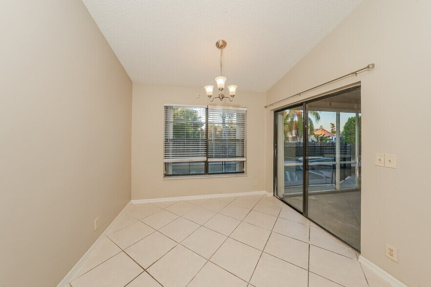 Building Photo - 1455 Thornbank Ln