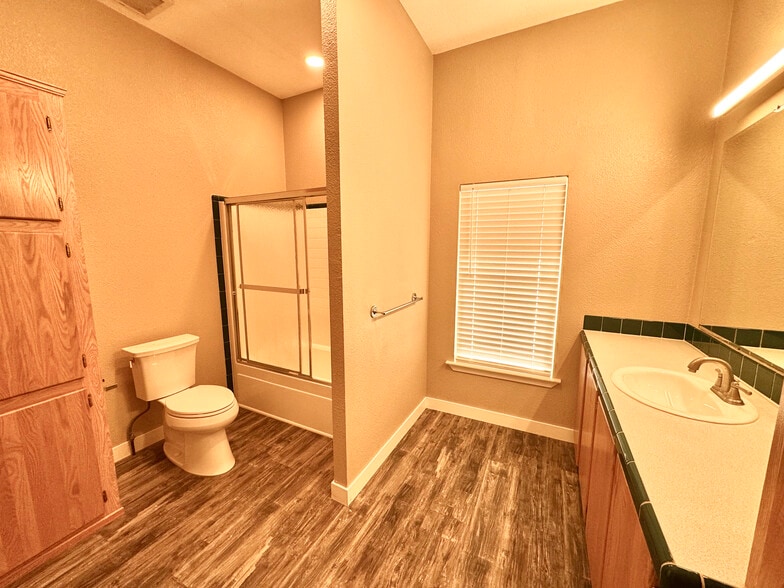 Bathroom #2 - 3204 Locust Ave