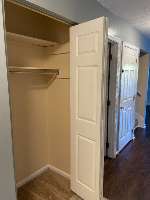 Building Photo - 3134 High Ridge Dr