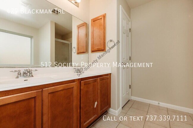 Building Photo - 429 Blackman Tr