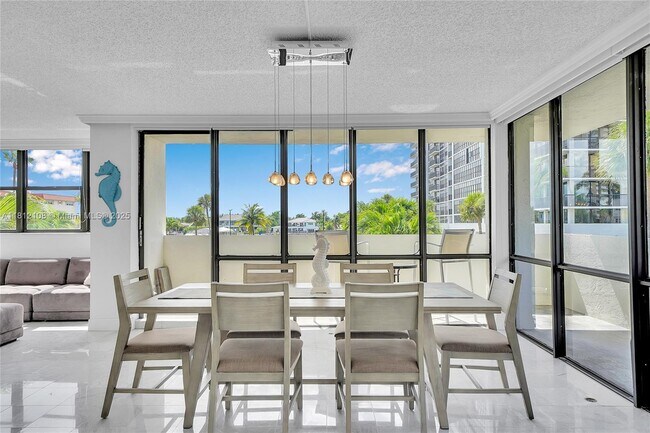 Building Photo - 2049 S Ocean Dr