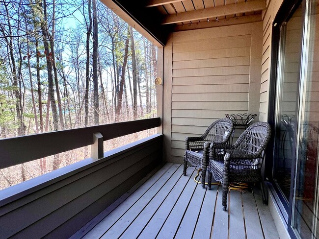 Building Photo - Sophisticated Condo Retreat on Old Mission Peninsula