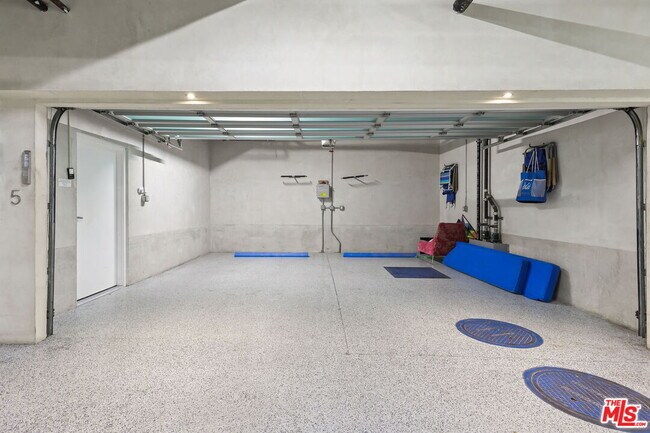 Building Photo - 1719 Appian Wy