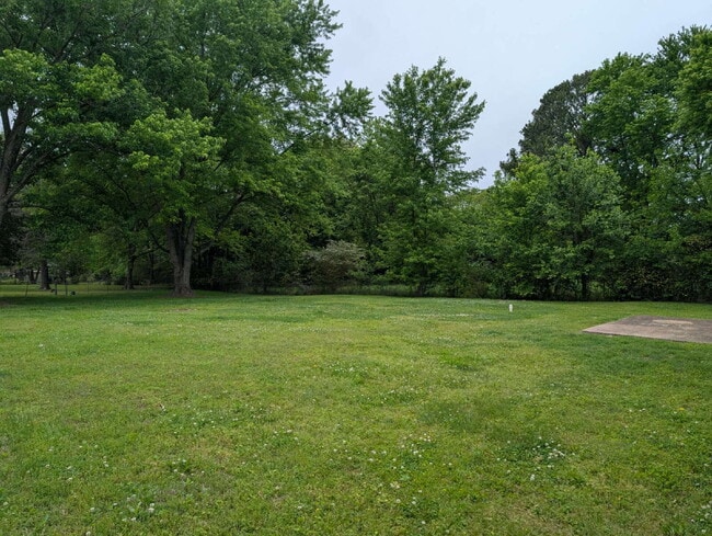Building Photo - "Charming 3-Bedroom Retreat with 2 Full Baths in Tranquil Martin, TN"