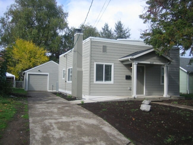 Primary Photo - 1065 Garnet St NE
