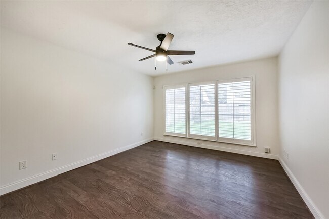 Building Photo - 9202 Bayou Bluff Dr