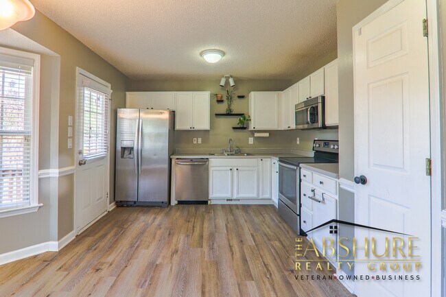 Building Photo - 7604 Lilly Pond Ln