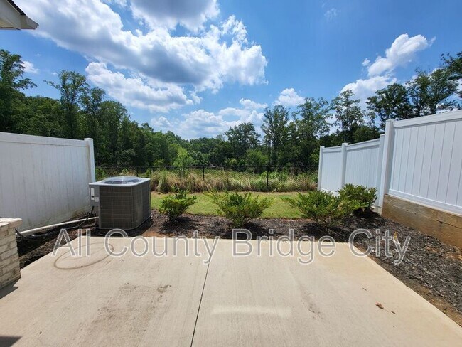Building Photo - 66 Galley Ln
