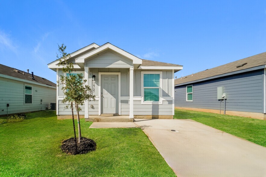 Building Photo - 14707 Southton Basin