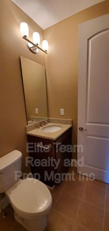 Building Photo - 550 Cottonfield Cir