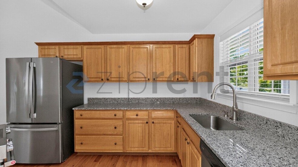 Building Photo - Unit