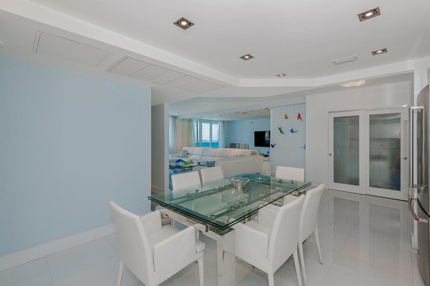 Building Photo - 2301 Collins Ave