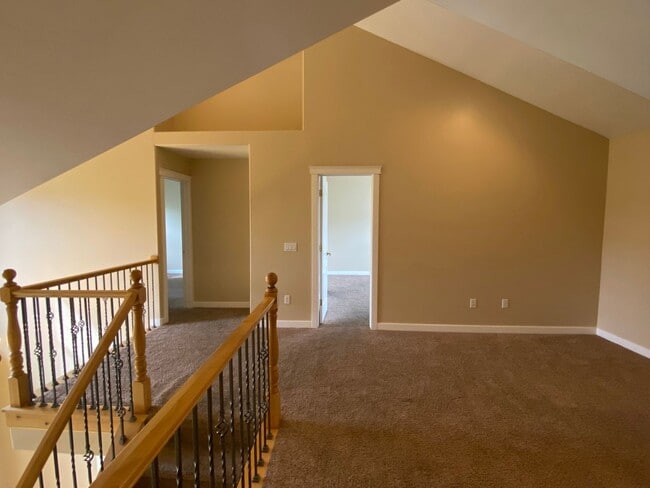 Building Photo - Half Price 1st Month! Beautiful 4 Bedroom 3.5 Bathroom Town Home In Logan