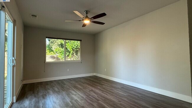 Building Photo - 338 Orchard Ave