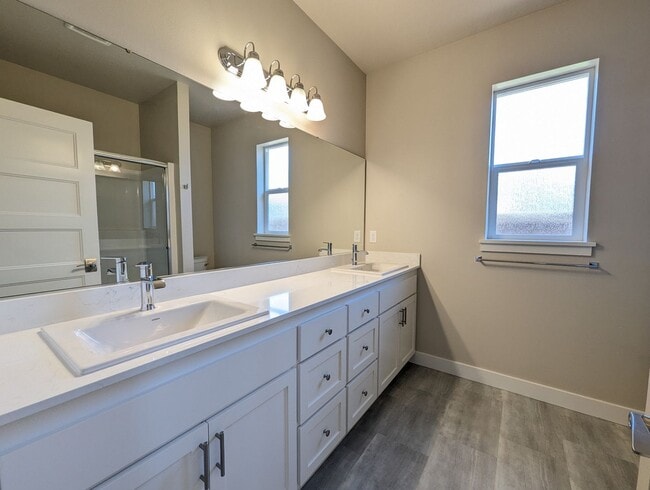 Building Photo - Beautiful 3bed/2bath home in Springfield!