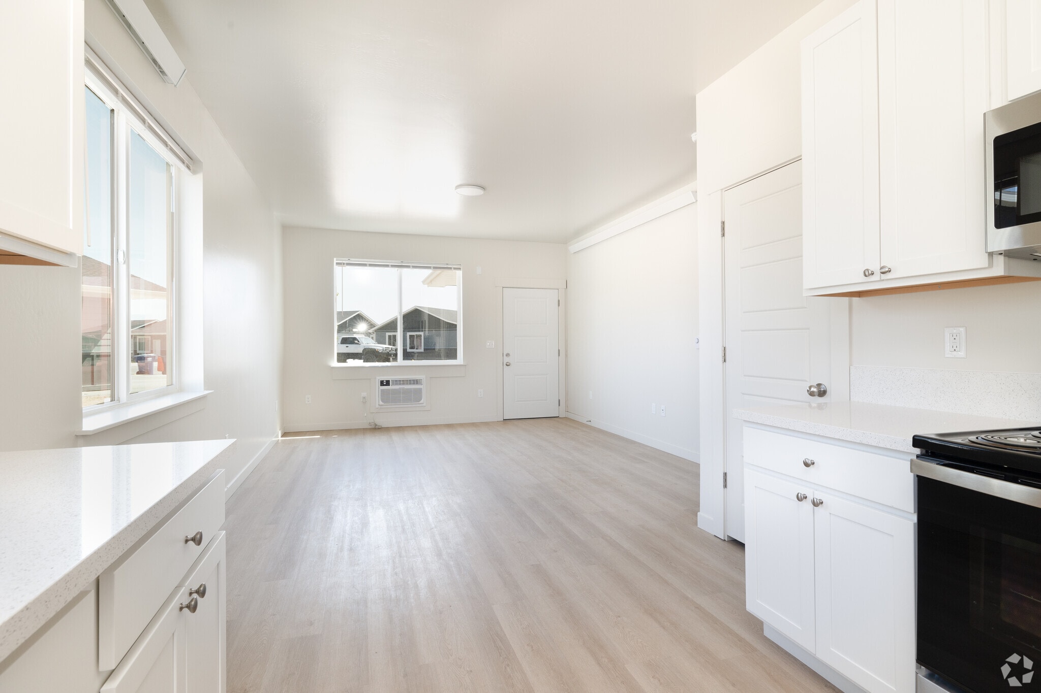 1BR, 1BA - 702SF - Kitchen / Living Room - Twin Falls Harrison