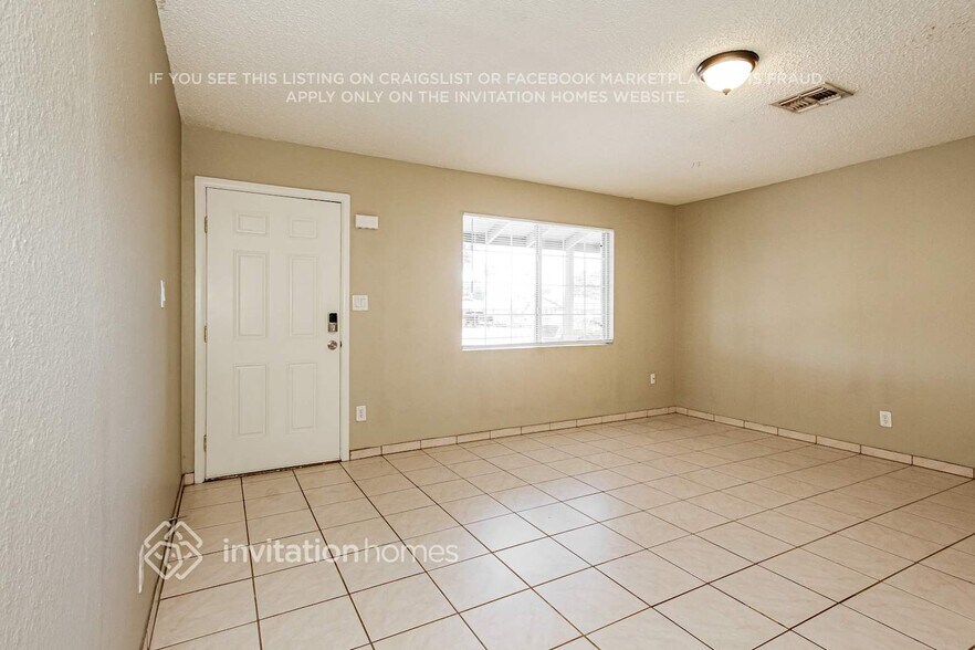 Building Photo - 3808 W Glendale Ave