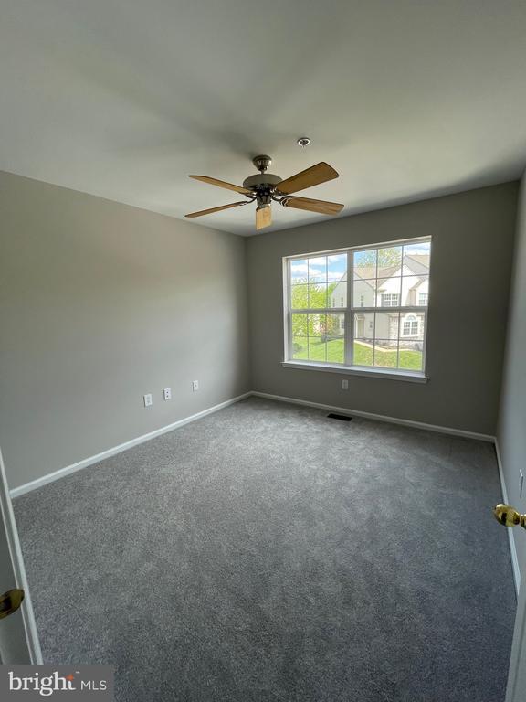Building Photo - 601 Fawn Cir