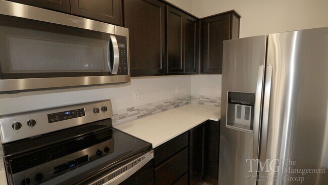 Building Photo - 3BD Home in Ridgefield in a Great Location!  Don't Miss Out!