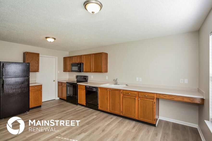 Building Photo - 10801 Sweetsen Rd