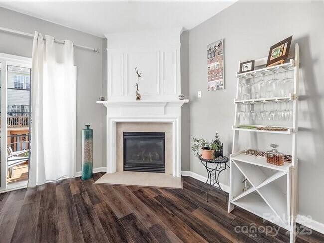 Building Photo - 10436 Winslet Dr