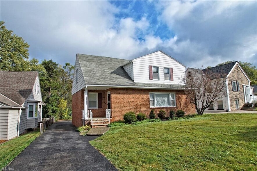 Primary Photo - 21015 Halworth Rd