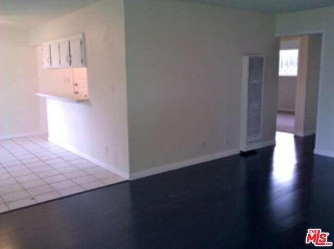 Building Photo - 15131 Polk St