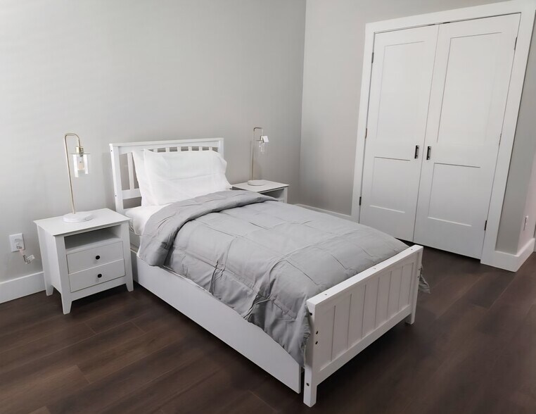 1st Bedroom - Twin w/trundle - 6378 W Flanders Ln
