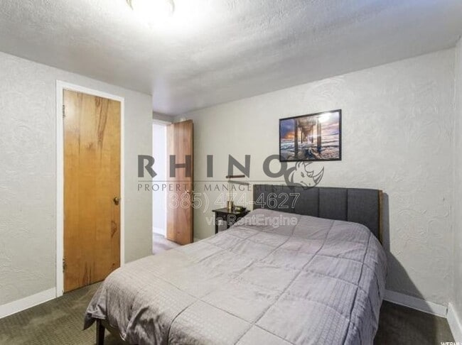 Building Photo - 615 Grand St E