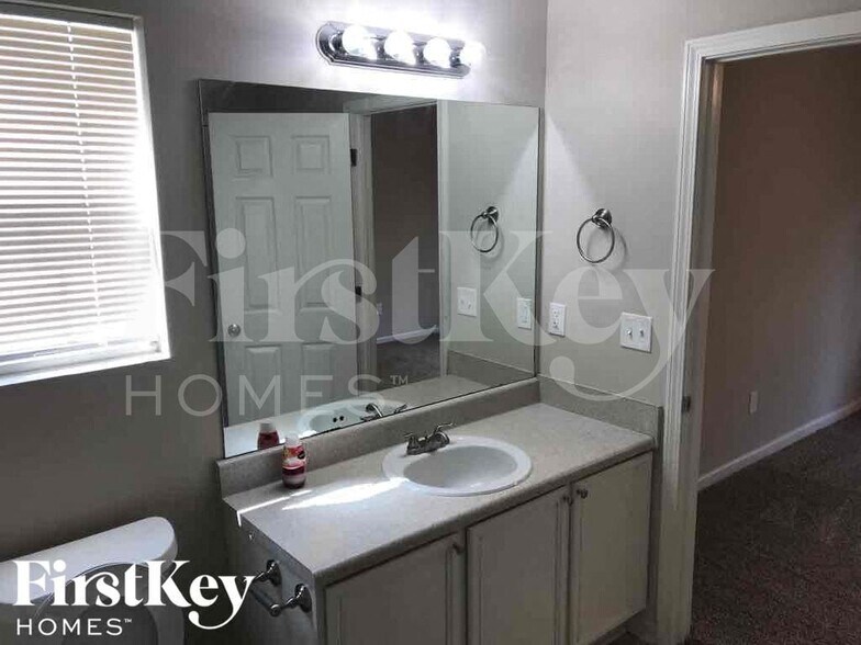 Building Photo - 7079 Merrywood Dr