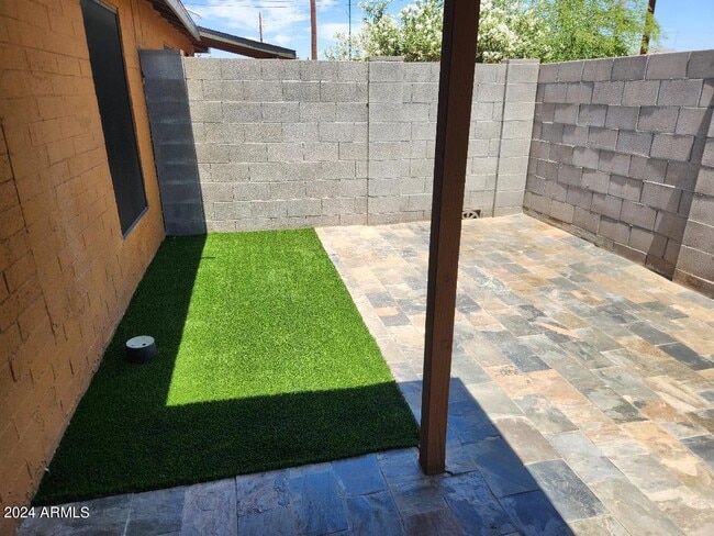 Building Photo - 3026 E Brill St