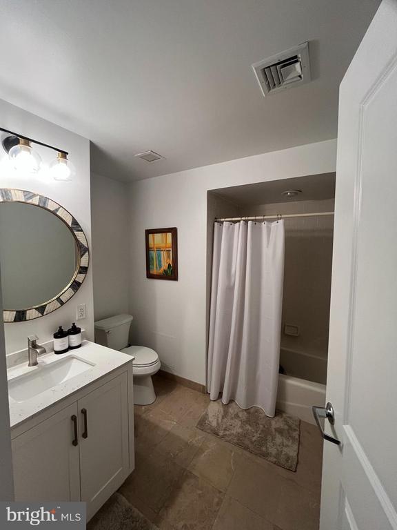 Building Photo - 111 S 15th St