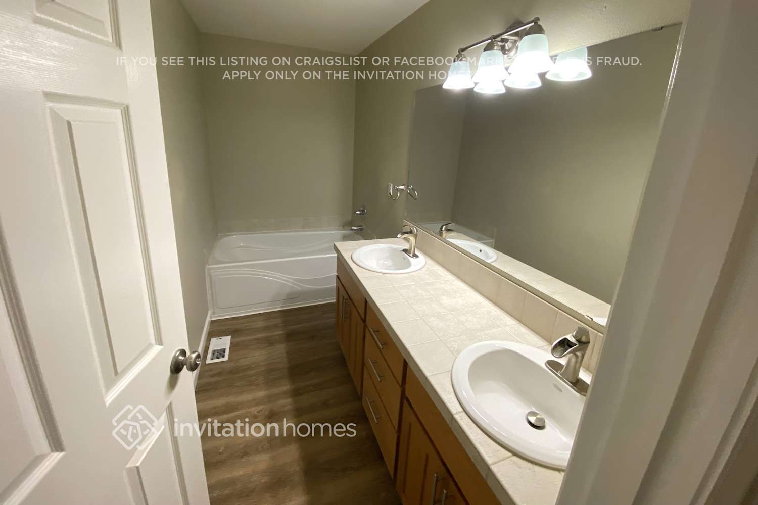 Building Photo - 1411 7th Ave SE