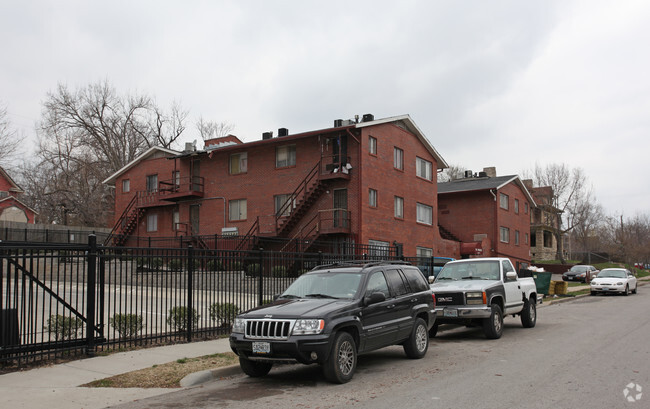 Building Photo - The Primrose Apartments
