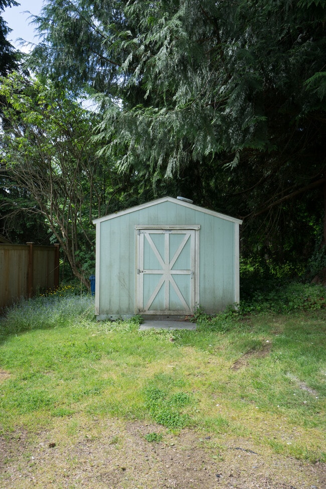 Building Photo - 11811 SE 184th St